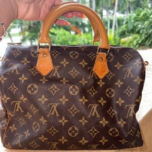 LOUIS VUITTON SPEEDY 25